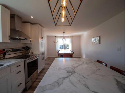 9-262065 Twp Rd 422, Rural Ponoka County, AB - Indoor Photo Showing Kitchen