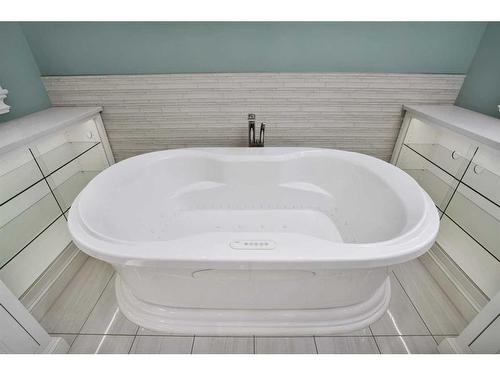 38 Allard Crescent, Red Deer, AB - Indoor Photo Showing Bathroom