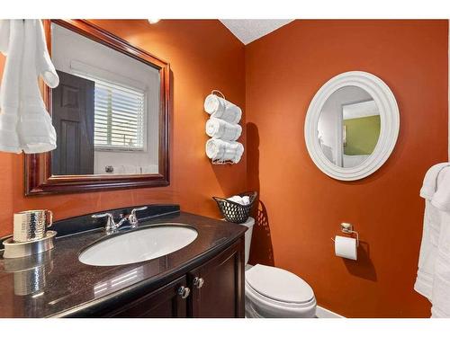 250 8 Street Se, Three Hills, AB - Indoor Photo Showing Bathroom