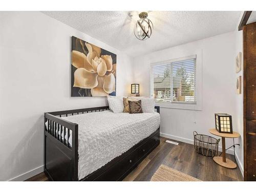 250 8 Street Se, Three Hills, AB - Indoor Photo Showing Bedroom