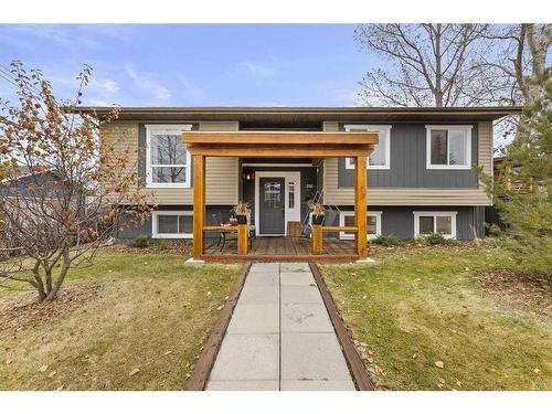 250 8 Street Se, Three Hills, AB - Outdoor With Facade