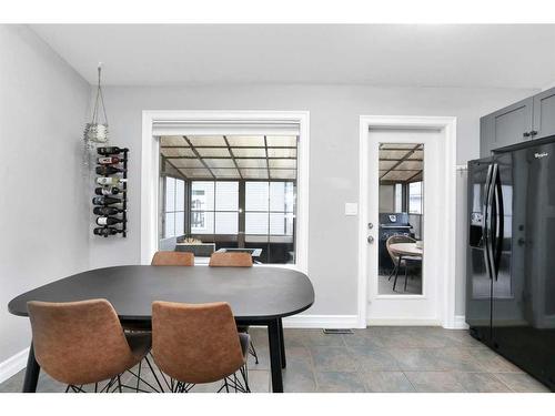 4921 Westbrooke Road, Blackfalds, AB - Indoor Photo Showing Dining Room