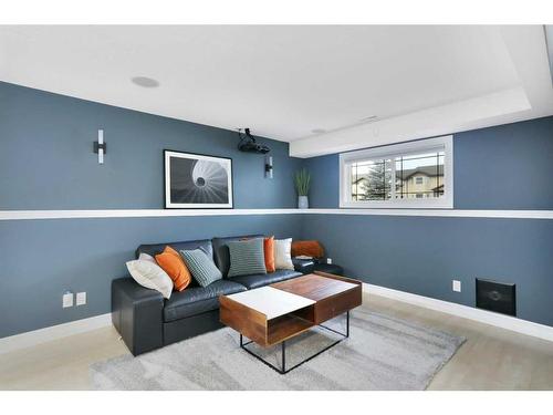 4921 Westbrooke Road, Blackfalds, AB - Indoor Photo Showing Living Room