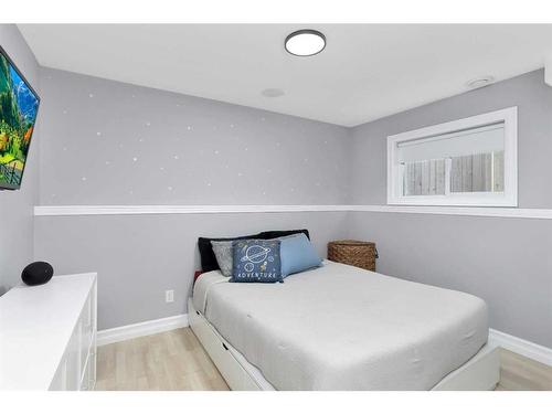 4921 Westbrooke Road, Blackfalds, AB - Indoor Photo Showing Bedroom