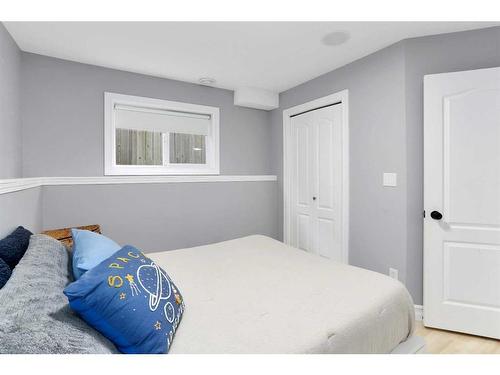 4921 Westbrooke Road, Blackfalds, AB - Indoor Photo Showing Bedroom