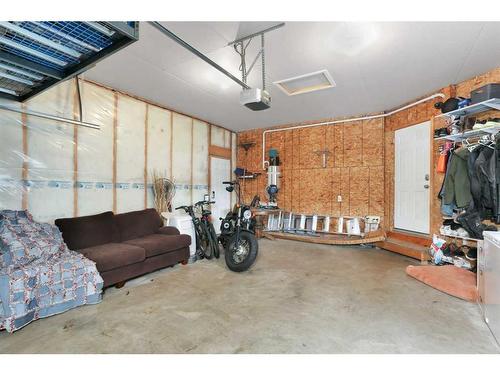 4921 Westbrooke Road, Blackfalds, AB - Indoor Photo Showing Garage