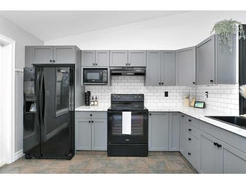 4921 Westbrooke Road, Blackfalds, AB - Indoor Photo Showing Kitchen