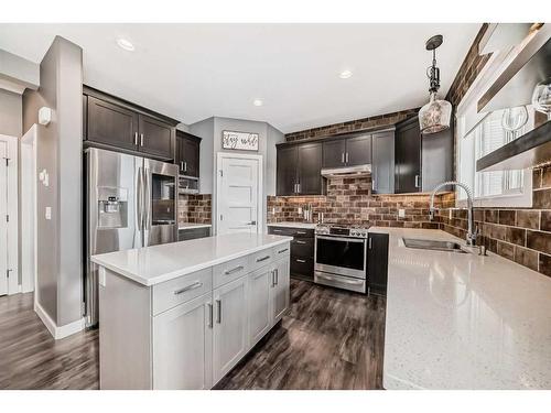 82 Mitchell Crescent, Blackfalds, AB - Indoor Photo Showing Kitchen With Upgraded Kitchen