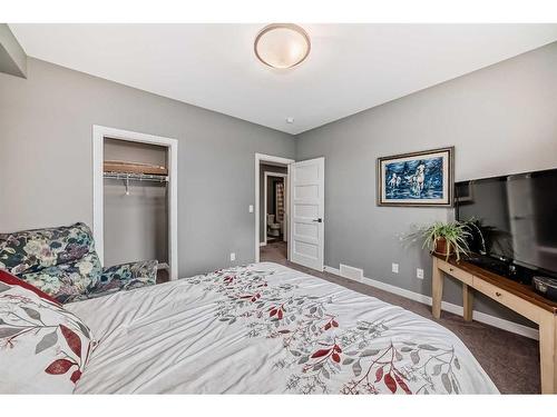 82 Mitchell Crescent, Blackfalds, AB - Indoor Photo Showing Bedroom