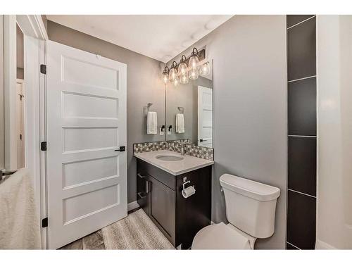 82 Mitchell Crescent, Blackfalds, AB - Indoor Photo Showing Bathroom