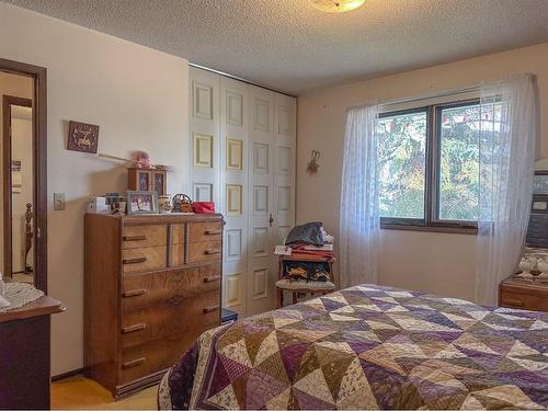 5319 Robinson Place, Bashaw, AB - Indoor Photo Showing Bedroom