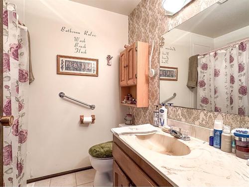 5319 Robinson Place, Bashaw, AB - Indoor Photo Showing Bathroom