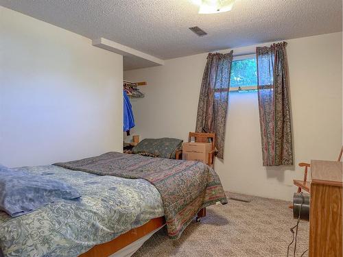 5319 Robinson Place, Bashaw, AB - Indoor Photo Showing Bedroom