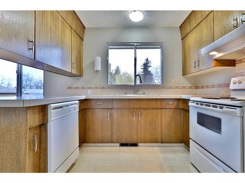 5704 42 Avenue, Camrose, AB - Indoor Photo Showing Kitchen