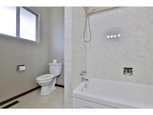 5704 42 Avenue, Camrose, AB - Indoor Photo Showing Bathroom