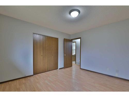 5704 42 Avenue, Camrose, AB - Indoor Photo Showing Other Room