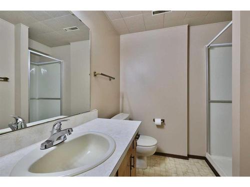 5704 42 Avenue, Camrose, AB - Indoor Photo Showing Bathroom