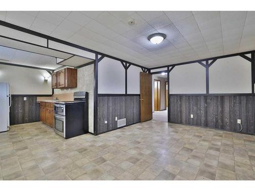 5704 42 Avenue, Camrose, AB - Indoor Photo Showing Kitchen