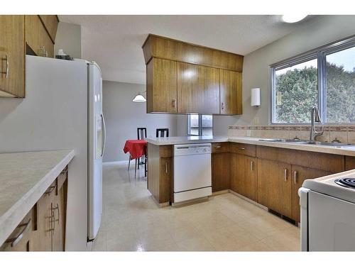 5704 42 Avenue, Camrose, AB - Indoor Photo Showing Kitchen