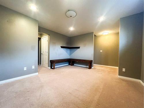 5-5311 57 Avenue, Ponoka, AB - Indoor Photo Showing Other Room