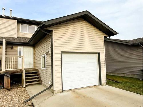 5-5311 57 Avenue, Ponoka, AB - Outdoor With Exterior