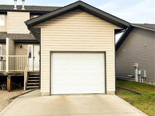 5-5311 57 Avenue, Ponoka, AB - Outdoor With Exterior