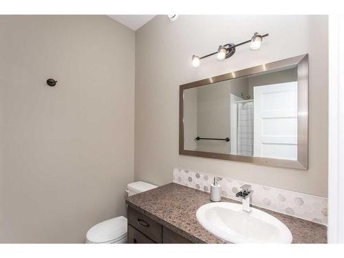 41 Mackenzie Avenue, Lacombe, AB - Indoor Photo Showing Bathroom