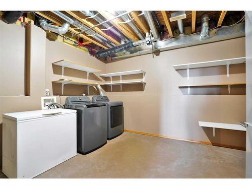 89 Kilburn Crescent, Red Deer, AB - Indoor Photo Showing Laundry Room