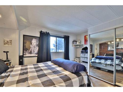 5421 50 Street, Camrose, AB - Indoor Photo Showing Bedroom