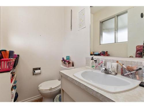 4208 59 Street Close, Camrose, AB - Indoor Photo Showing Bathroom