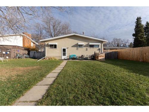 4208 59 Street Close, Camrose, AB - Outdoor