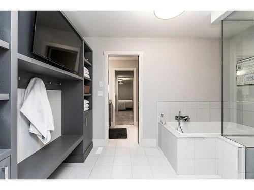 20 Sagewood Close, Red Deer, AB - Indoor Photo Showing Bathroom