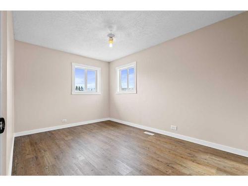 4848 51 Avenue, Eckville, AB - Indoor Photo Showing Other Room