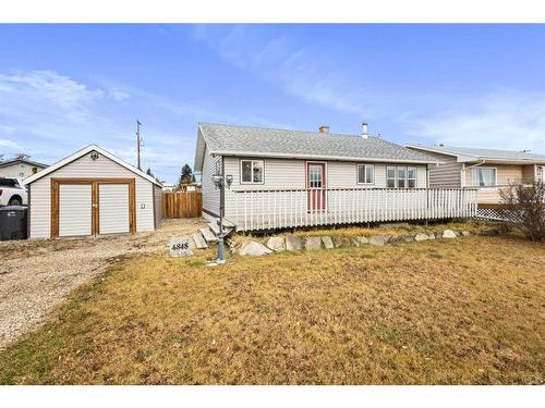 4848 51 Avenue, Eckville, AB - Outdoor With Deck Patio Veranda