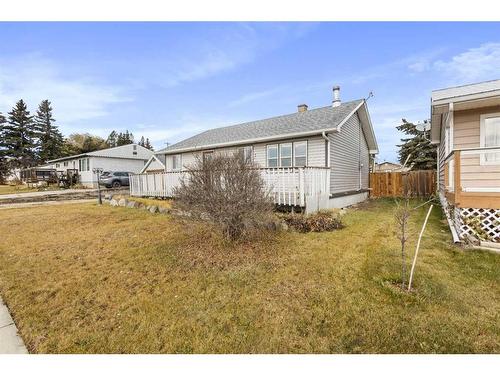 4848 51 Avenue, Eckville, AB - Outdoor With Exterior