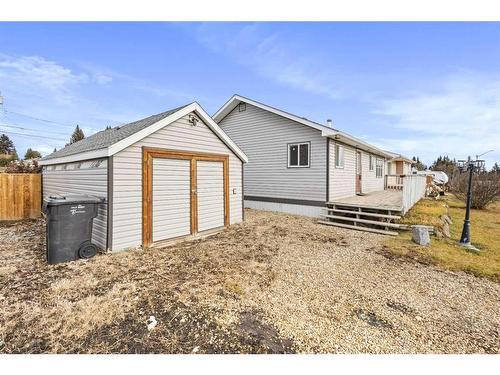 4848 51 Avenue, Eckville, AB - Outdoor With Exterior