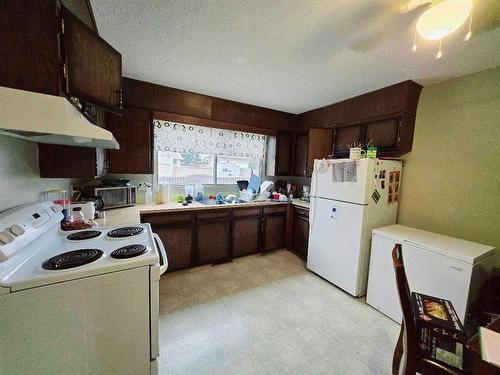 6409A Enevold Drive, Camrose, AB - Indoor Photo Showing Kitchen With Double Sink