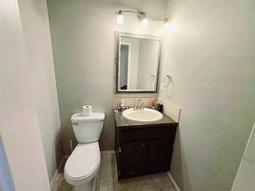 6409A Enevold Drive, Camrose, AB - Indoor Photo Showing Bathroom