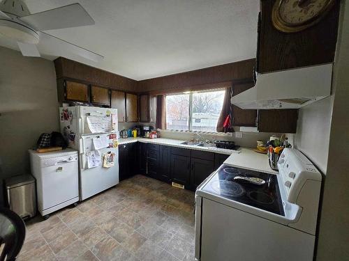 6409B Enevold Drive, Camrose, AB - Indoor Photo Showing Laundry Room