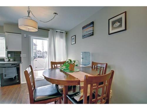 2203-30 Carleton Avenue West, Red Deer, AB - Indoor Photo Showing Dining Room