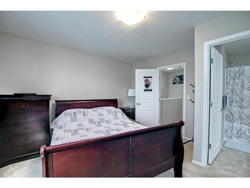 2203-30 Carleton Avenue West, Red Deer, AB - Indoor Photo Showing Bedroom