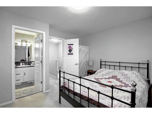 2203-30 Carleton Avenue West, Red Deer, AB - Indoor Photo Showing Bedroom