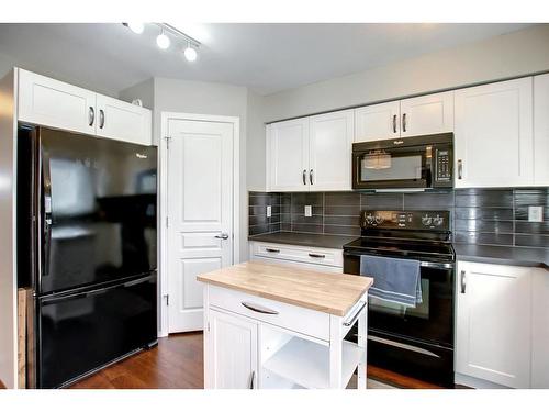 2203-30 Carleton Avenue West, Red Deer, AB - Indoor Photo Showing Kitchen