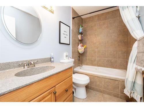 13 Crawford Street, Red Deer, AB - Indoor Photo Showing Bathroom