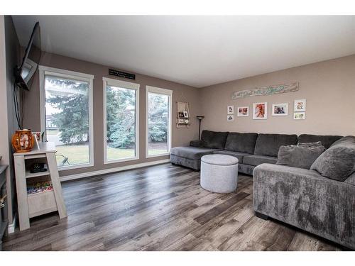 13 Crawford Street, Red Deer, AB - Indoor Photo Showing Living Room