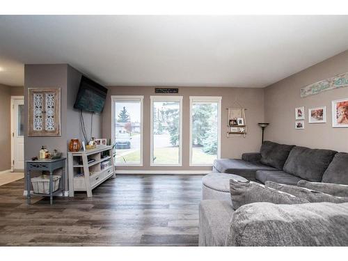 13 Crawford Street, Red Deer, AB - Indoor Photo Showing Living Room