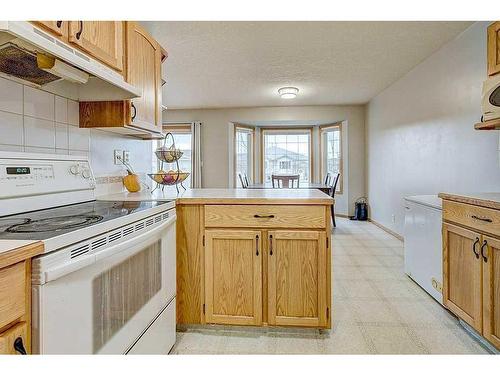 49 Old Boomer Road, Sylvan Lake, AB - Indoor Photo Showing Kitchen