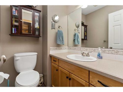 4012 69A Street Close, Camrose, AB - Indoor Photo Showing Bathroom