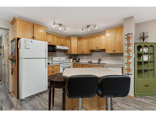 4012 69A Street Close, Camrose, AB - Indoor Photo Showing Kitchen