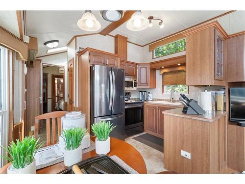 125-25173 Township Road 364, Rural Red Deer County, AB - Indoor Photo Showing Kitchen